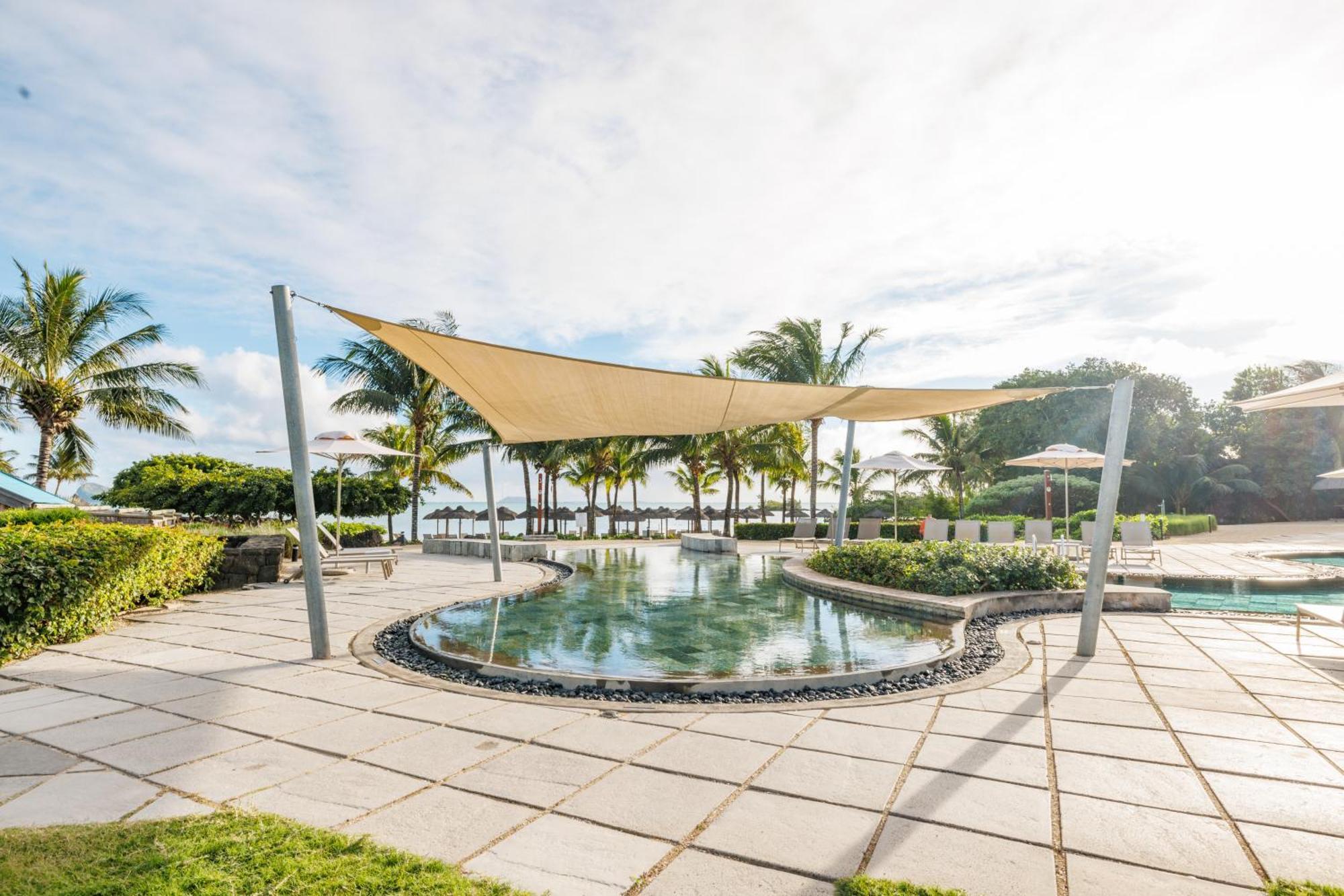 Zilwa Attitude Hotel Grand Gaube Exterior photo