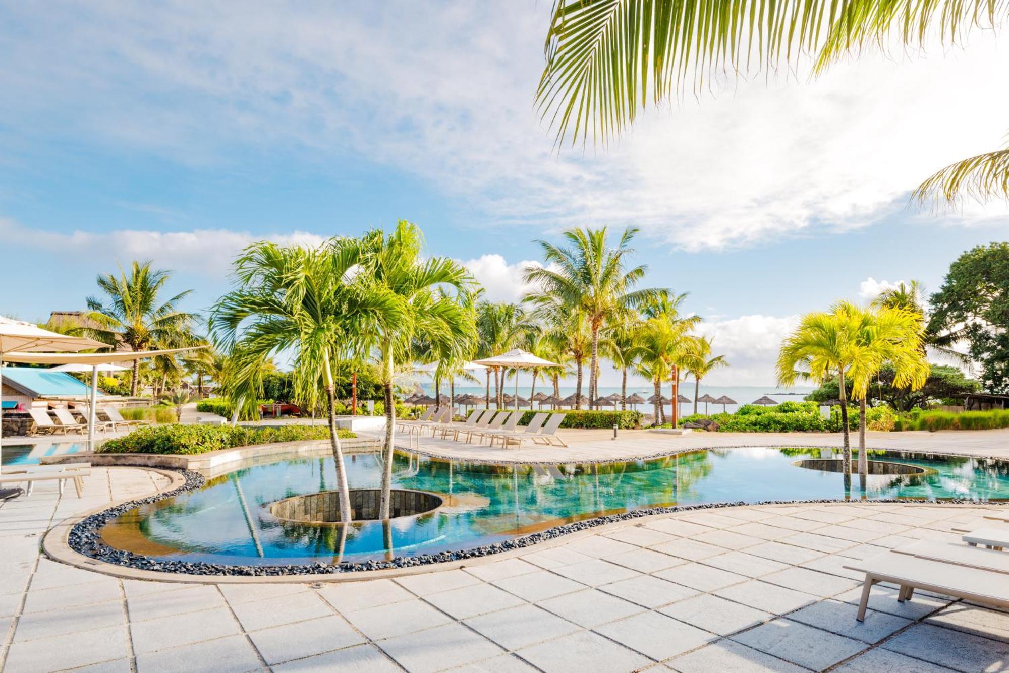 Zilwa Attitude Hotel Grand Gaube Exterior photo