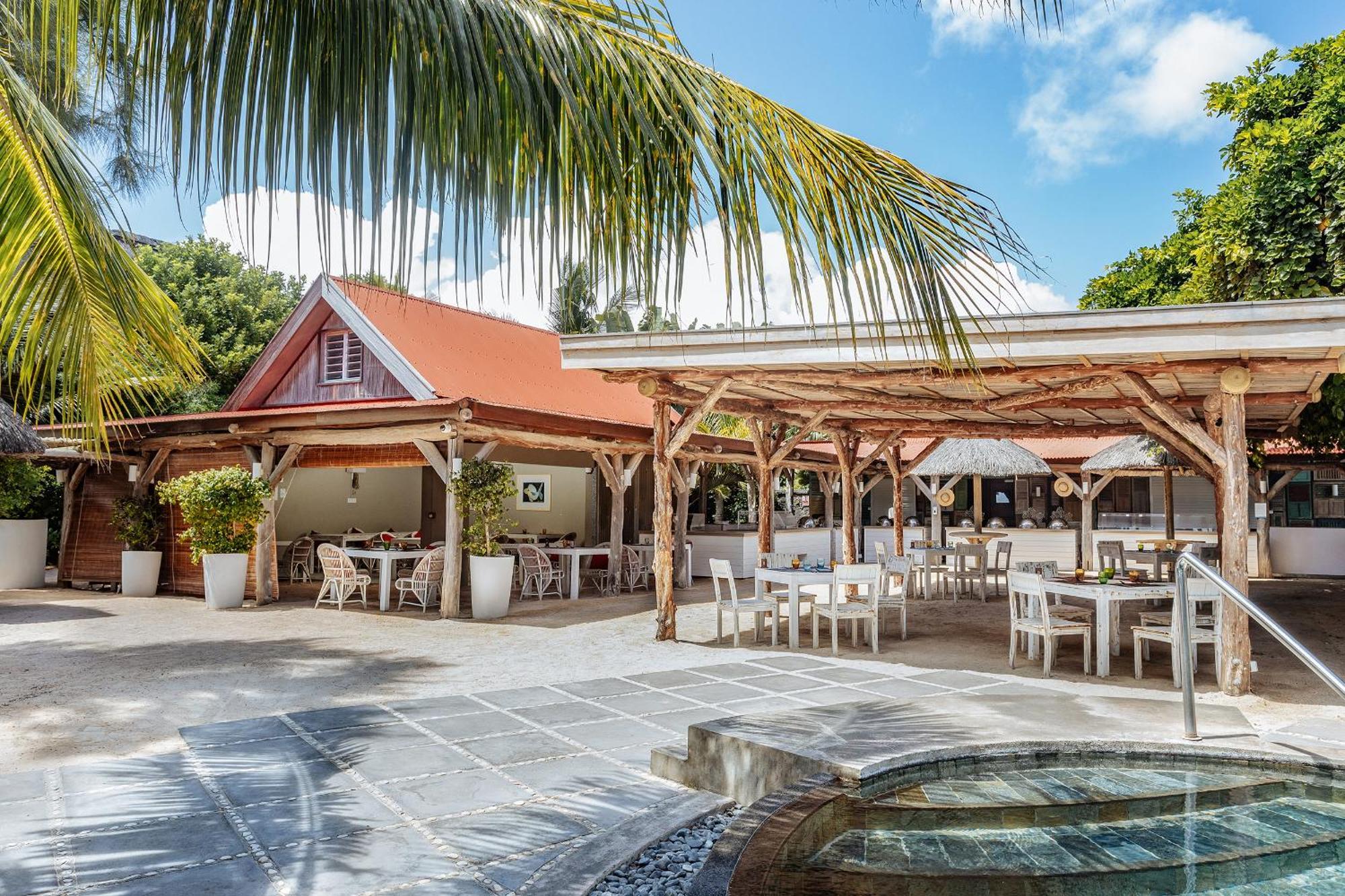 Zilwa Attitude Hotel Grand Gaube Exterior photo